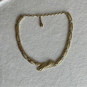 Vintage Coro brush finish, light gold tone necklace, Makers mark on clasp